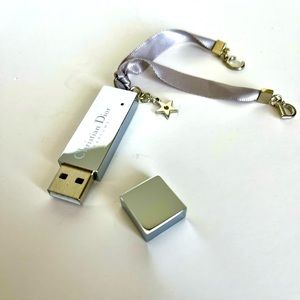 Christian Dior 2GB USB